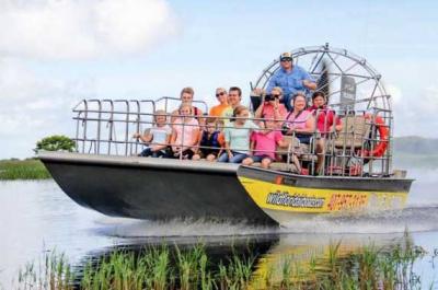 30 Minute Airboat Ride with Gator Park Admission